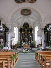 Vue intérieure de la nef en direction du choeur. Cliché personnel