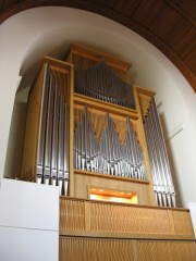 Vue intérieure du temple du Pasquart en direction de l'orgue. Cliché personnel