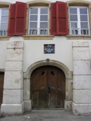 Le Landeron, détail d'une façade dans le bourg. Cliché personnel