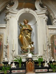 Vue rapprochée de la statue de l'Immaculée de 1738. Cliché personnel