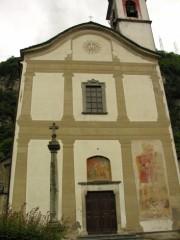 Vue de l'église paroissiale de Lodrino. Cliché personnel (fin mai 2008)