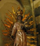 Vue détaillée de la statue de la Vierge de San Giulio. Cliché personnel 