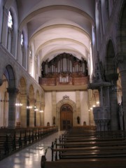 Autre perspective de la nef et de l'orgue. Cliché personnel
