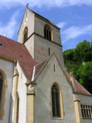 Vue de l'église de Ferrette. Cliché personnel (juin 2008)