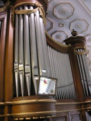 Vue de la Montre de l'orgue en tribune. Cliché personnel