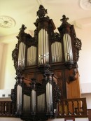 Le superbe orgue Silbermann-Kern (1972) du Temple St-Jean de Mulhouse. Cliché personnel (juin 2008)